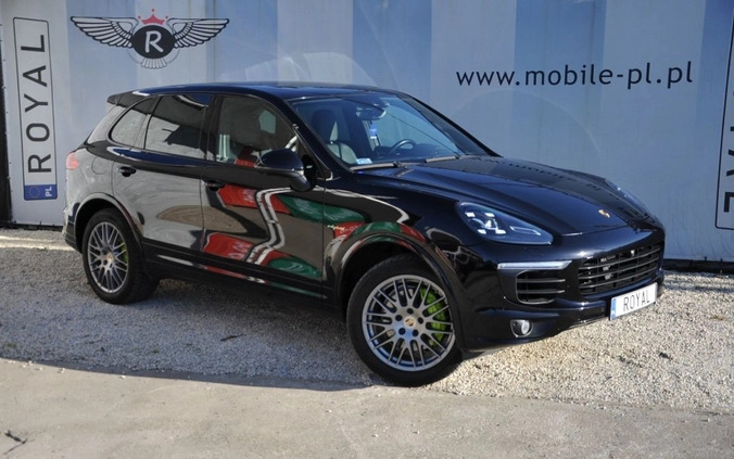 Porsche Cayenne cena 199000 przebieg: 70000, rok produkcji 2017 z Józefów małe 529